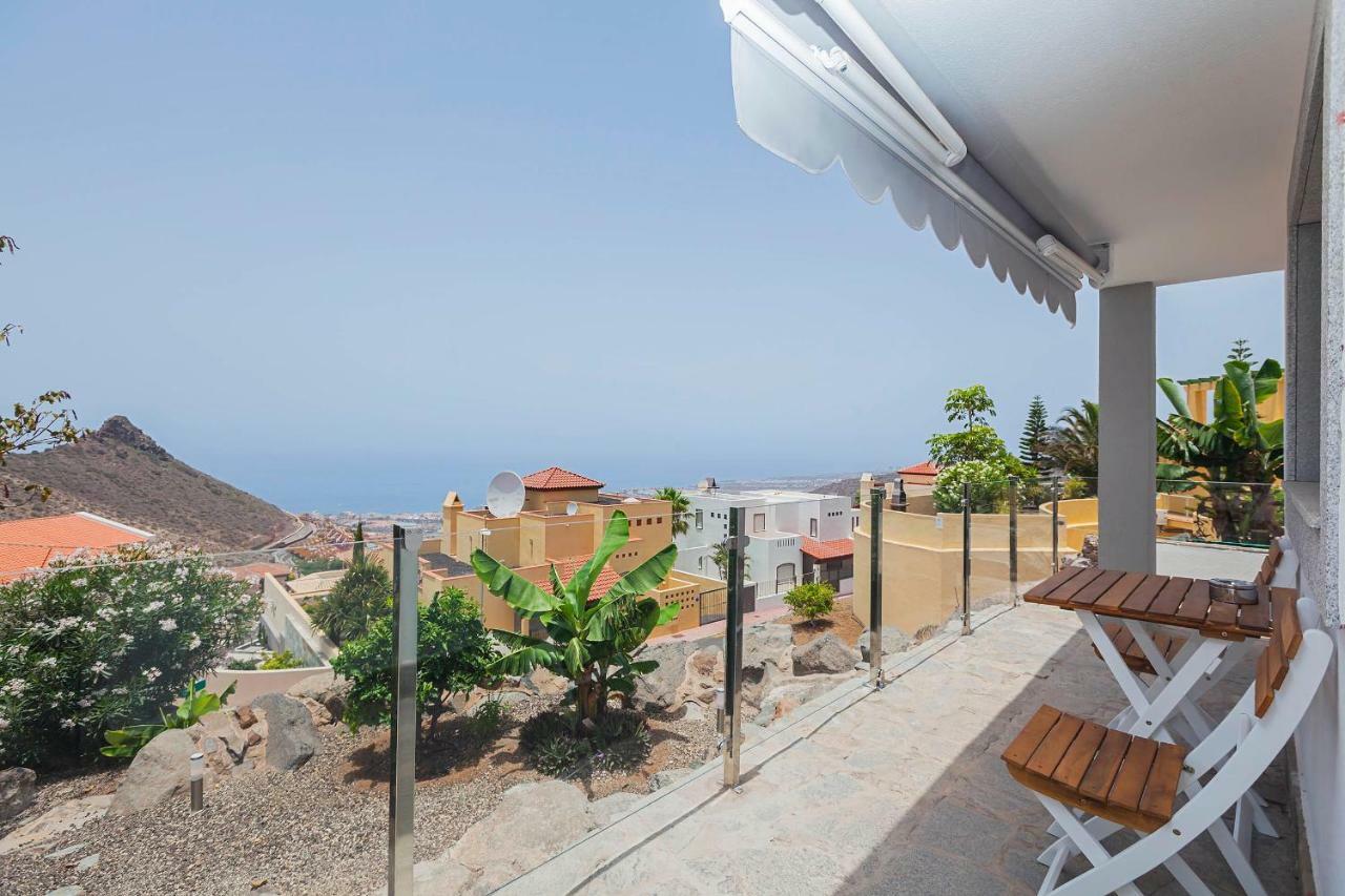 Sara In Villa Costa Adeje (Tenerife)